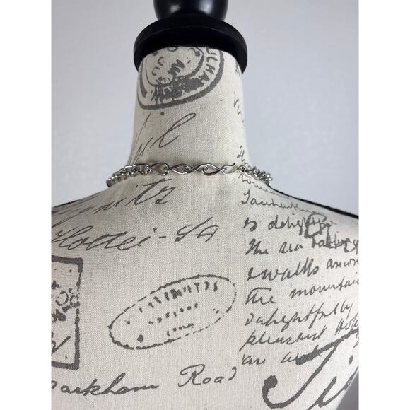 B24 MONET Silver Tone Chocker Collar Necklace Audrey Hepburn Style Vintage - Picture 6 of 8